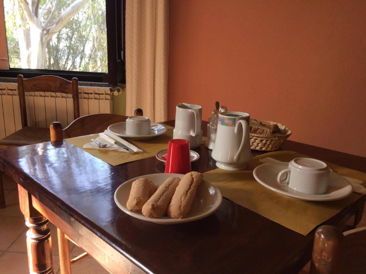 Agriturismo E Antica Fattoria Matteu Bed & Breakfast Teulada Ngoại thất bức ảnh