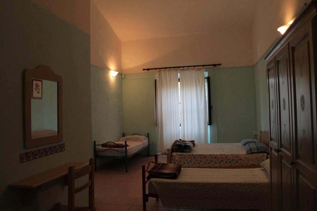 Agriturismo E Antica Fattoria Matteu Bed & Breakfast Teulada Ngoại thất bức ảnh